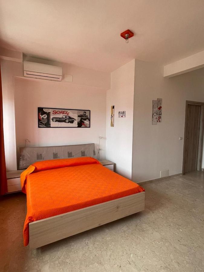 La Finestra Sul Mare B&B โครโตเน ภายนอก รูปภาพ